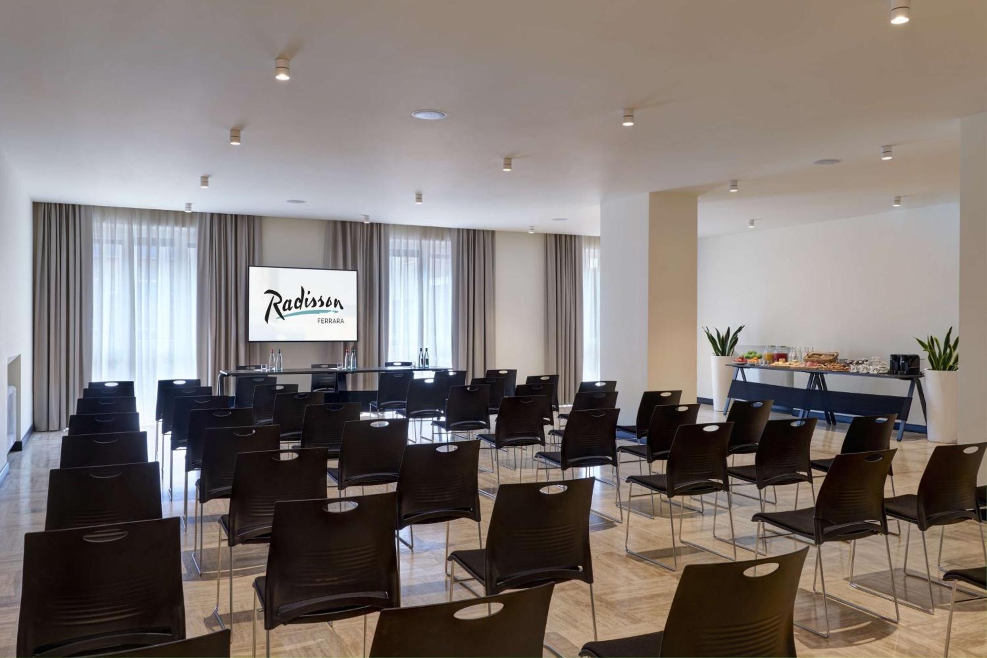 Radisson Hotel Ferrara Exterior photo
